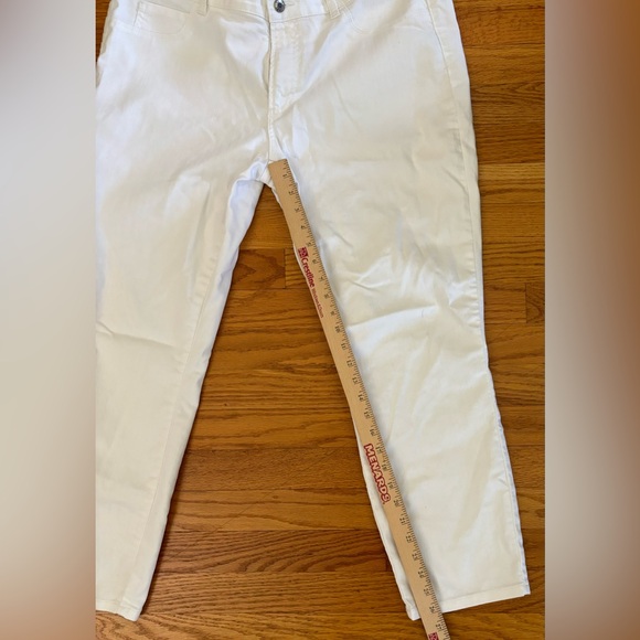 Joe Fresh Jeans Women’s 16 Slim White Pants Pockets Denim Casual Casualwear - Picture 5 of 6